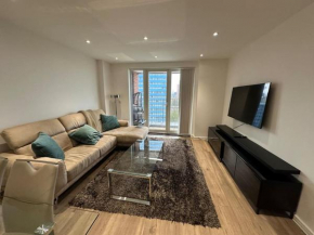 Home away from home Two bed Apartment in London